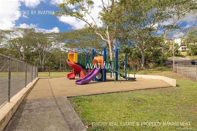 Building Photo - 95-2047-2047 Waikalani Pl