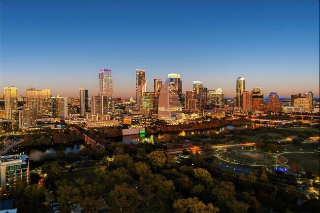 Building Photo - 210 Lee Barton Dr