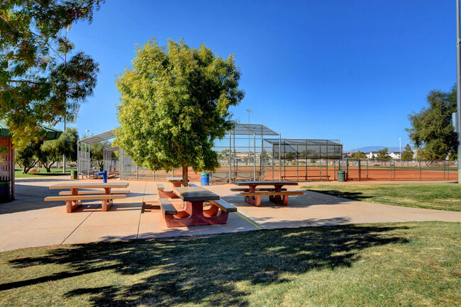 Building Photo - 706 Eros Ct