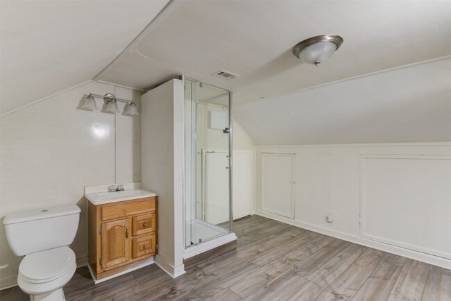 Building Photo - 2214 Ashley St