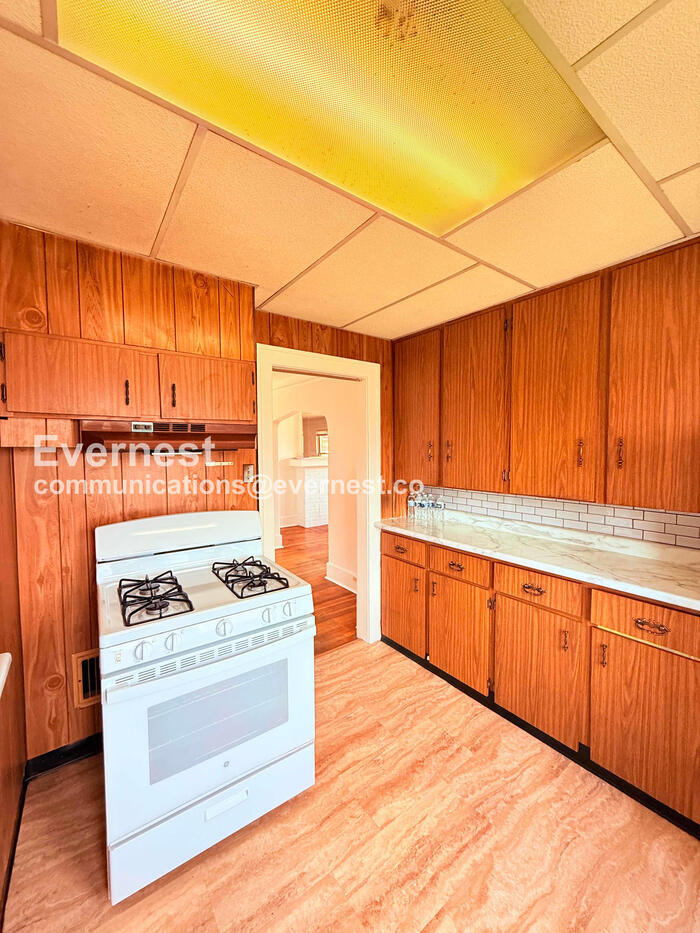 Building Photo - 3209 W Grand St