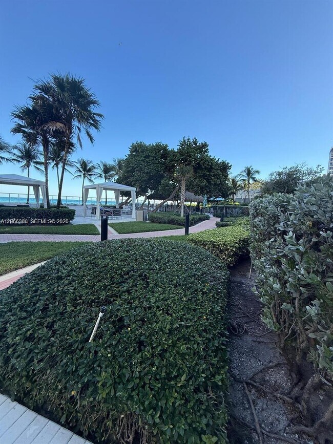 Building Photo - 3001 S Ocean Dr
