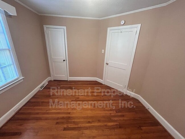 Building Photo - 1329 Eisenhower Rd