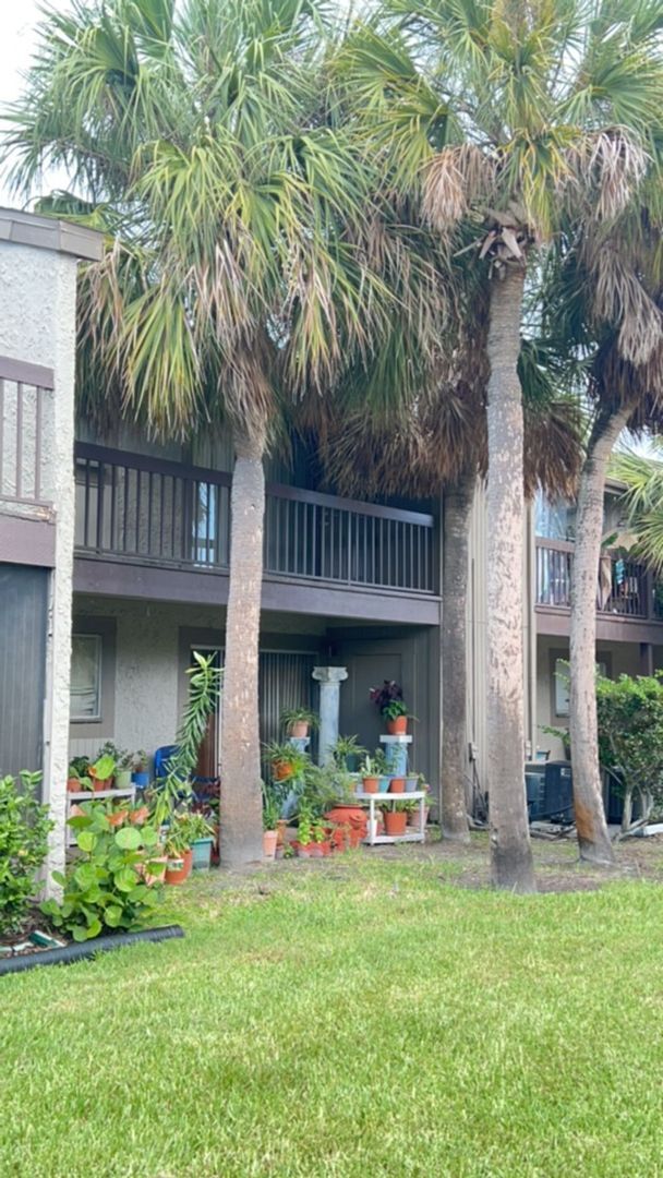 Building Photo - 2 Bedroom, 2 bathroom condo For Rent in To...