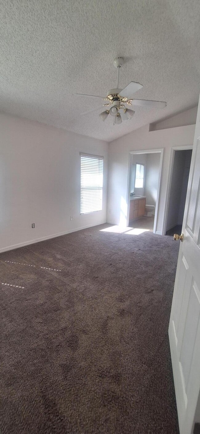 Building Photo - 2891 Stratford Pointe Dr