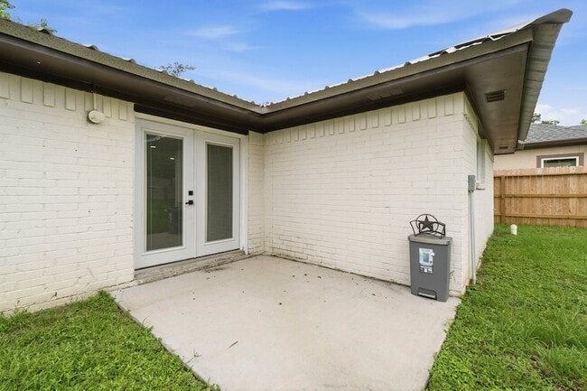 Building Photo - 14850 Coaltown Rd