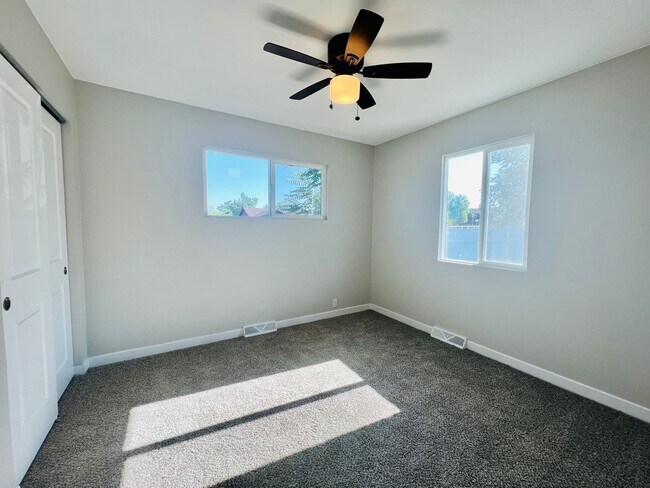 Building Photo - 702 S Wolcott Ct