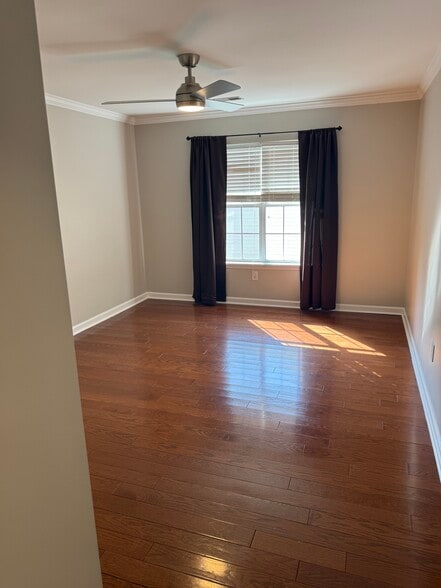 Building Photo - 823 Harbor Place Dr