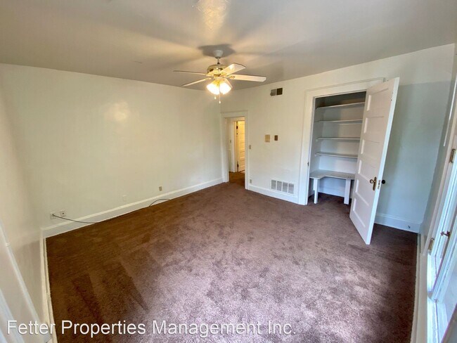 Building Photo - 410 SE 2nd St