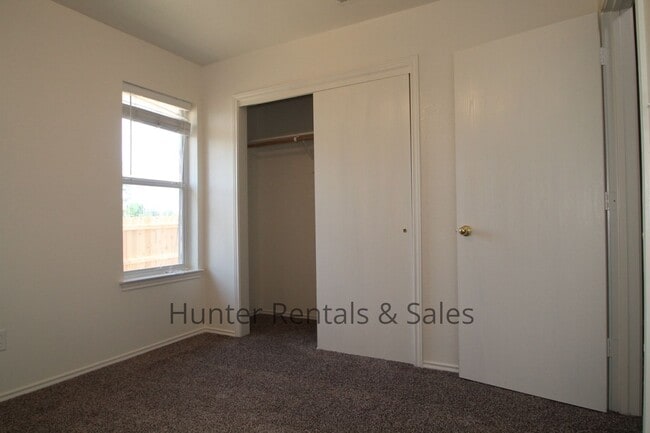 Building Photo - Immaculate Harker Heights 3 Bedroom