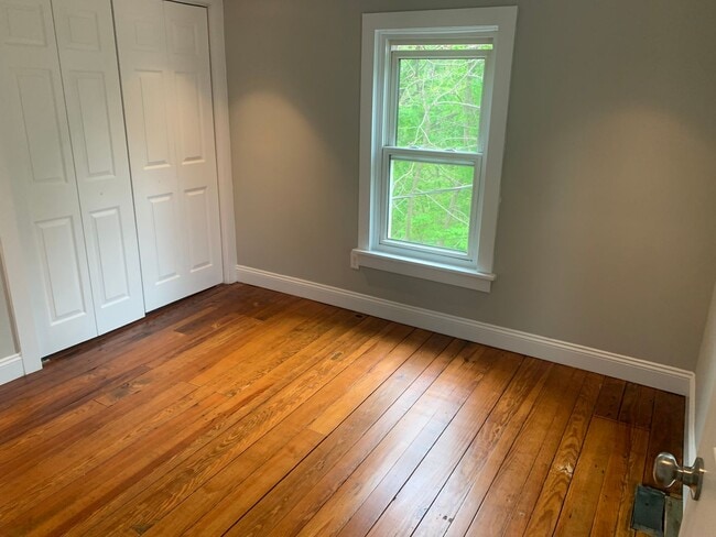 Building Photo - 9050 Easton Rd