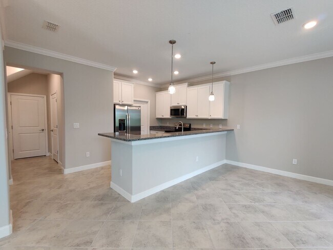 Building Photo - 23270 Willow Glen Way