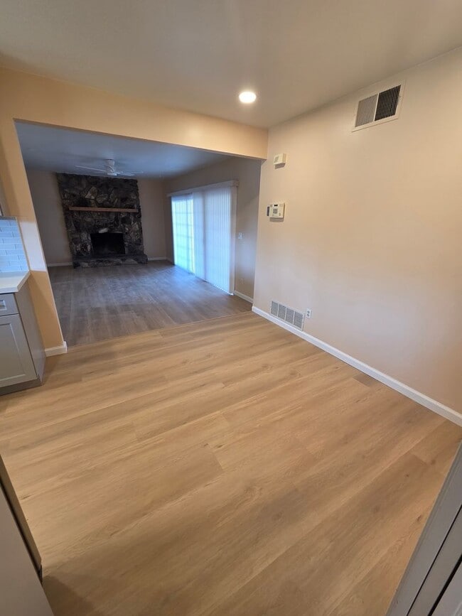 Building Photo - Newly remodeled 3 bedroom 2 bathroom home