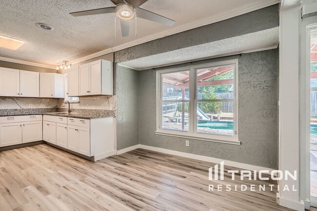 Building Photo - 5407 Marshfield Ct