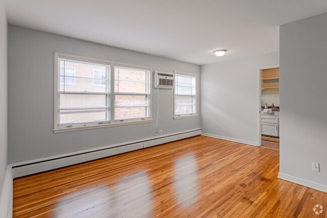 1BR, 1BA - 700SF - The Point Apartments