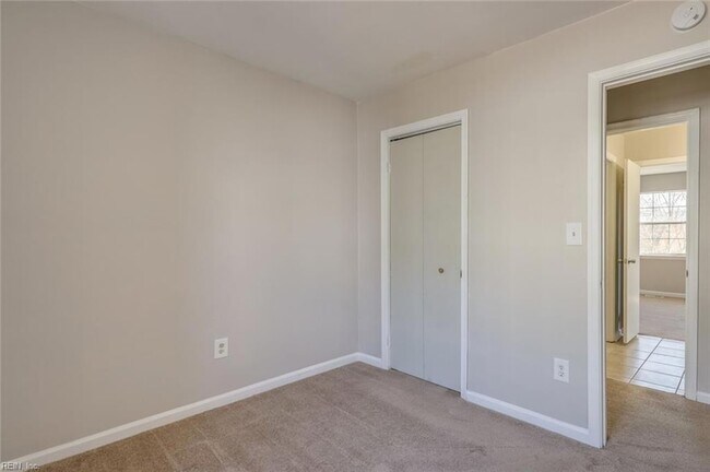 Building Photo - 436 Peregrine St