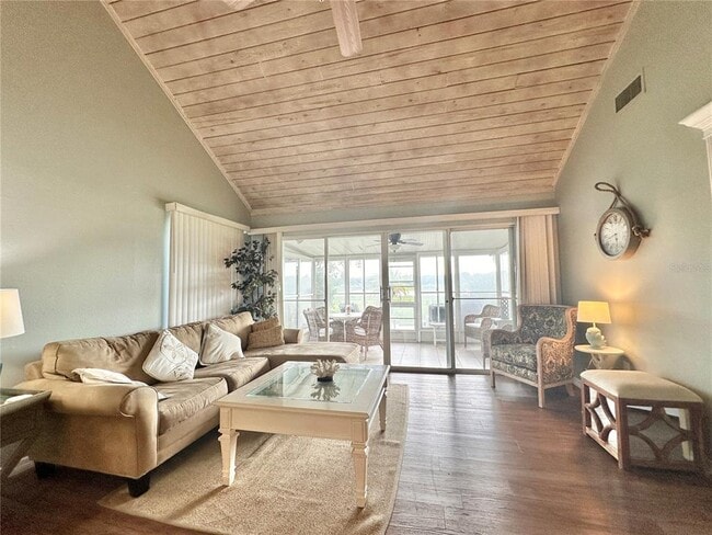 Building Photo - 1096 Villa Ln