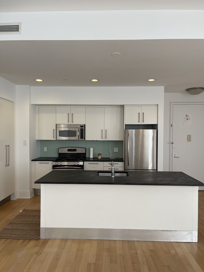 Primary Photo - 4 Beacon Way