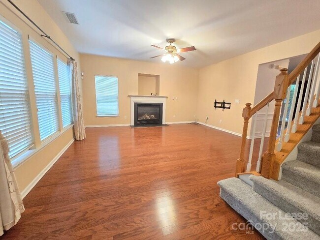 Building Photo - 8221 Brookings Dr