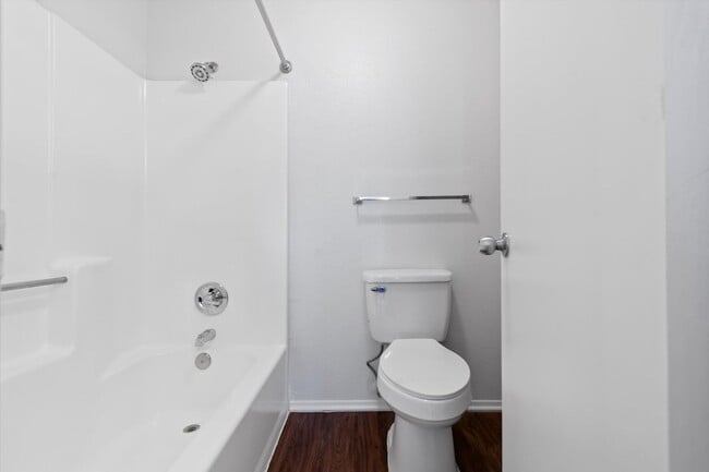 Building Photo - 205 3rd St