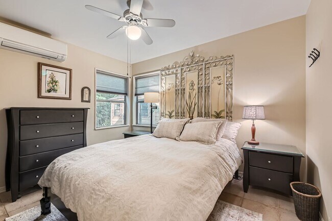 Building Photo - 2-Bedroom in Newlands with Secret Garden & Suite