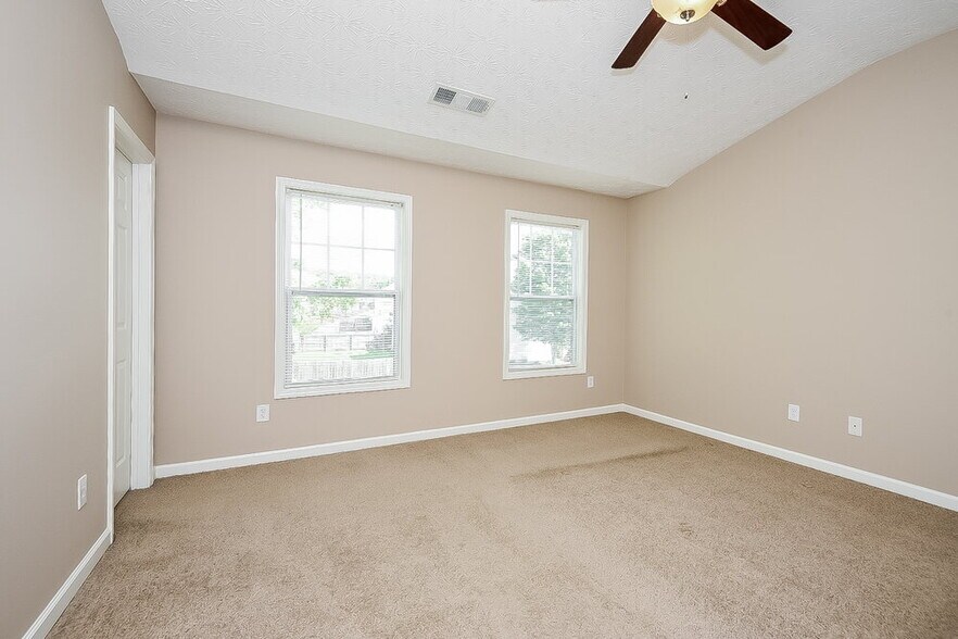 Building Photo - 934 Gardenia Curve