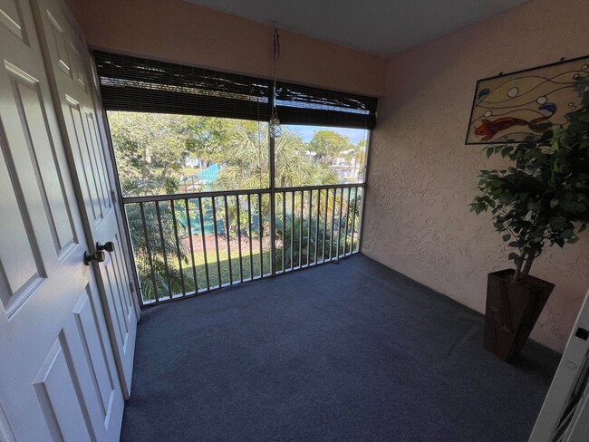 Building Photo - ANNUAL RENTAL - 2ND FLOOR LAKE VIEW 2 BED ...