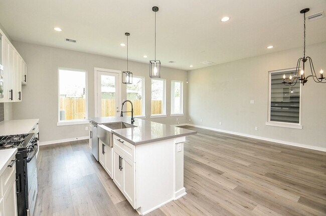 Building Photo - 6708 Parker Grv Ln