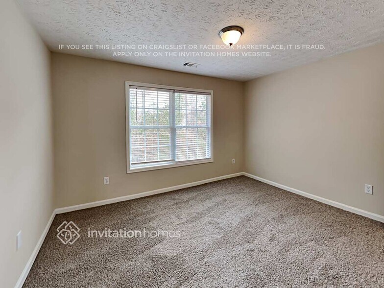 Building Photo - 633 Country Grove Ln NE