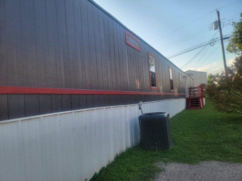Building Photo - 305 S Amy Ln