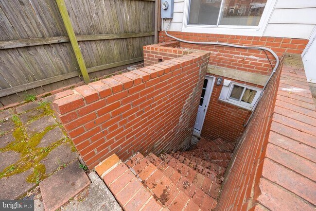 Building Photo - 156 Wesmond Dr