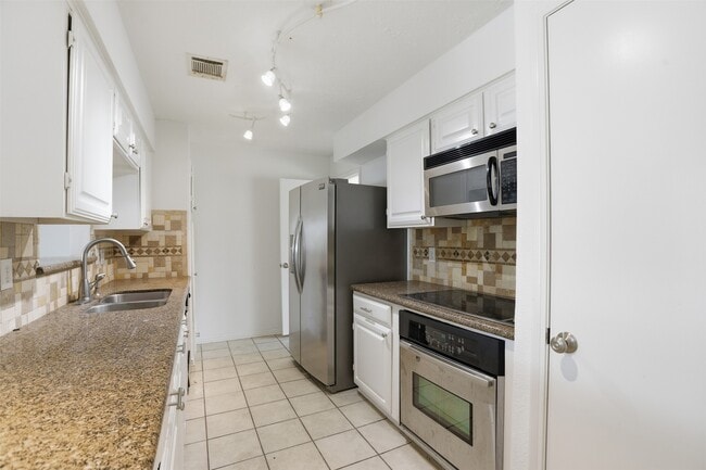 Building Photo - 10306 Jillana Kaye Dr