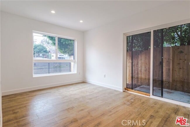 Building Photo - 10810 Hesby St