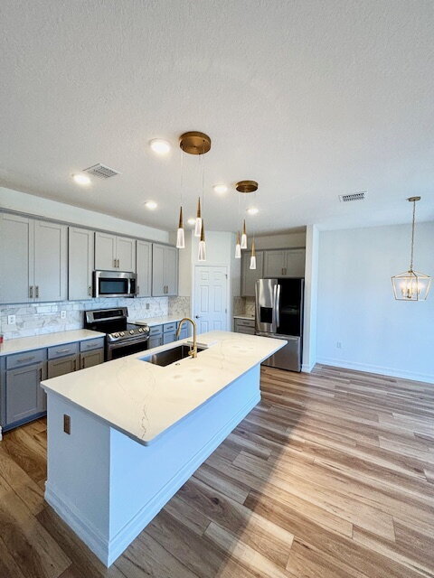 Building Photo - Now Leasing in Mascotte 4Bdrm 2Bath Open Concept – Don’t Miss This Home!
