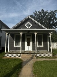 Building Photo - 129 Roscoe Ave