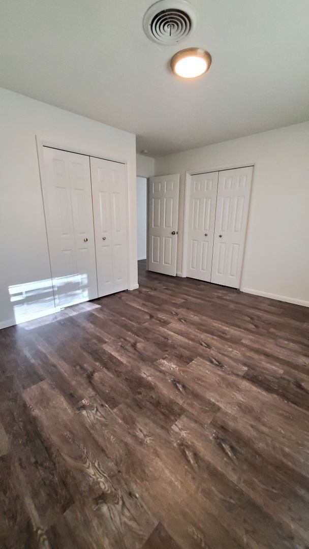 Building Photo - (2) Bed/(1) Bath Updated Throughout! Located just east of campus!