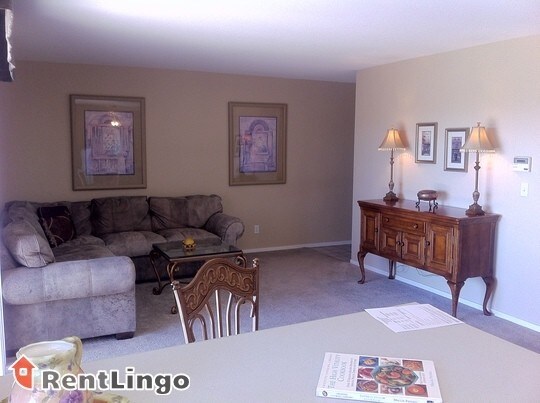 Building Photo - 4000 Essex Ln