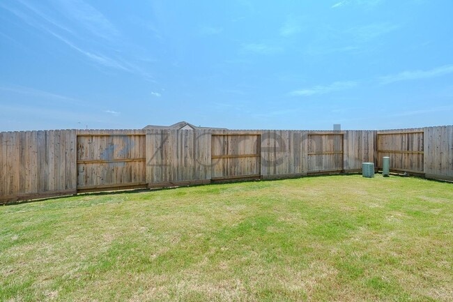Building Photo - Unit