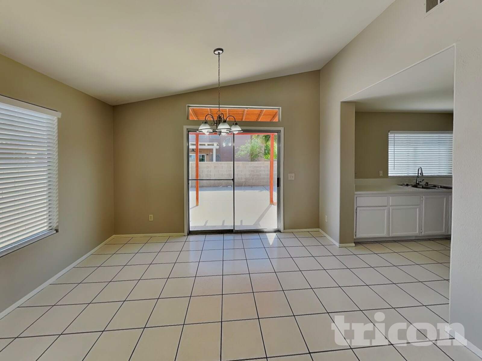 Building Photo - 5703 Roundrock Dr