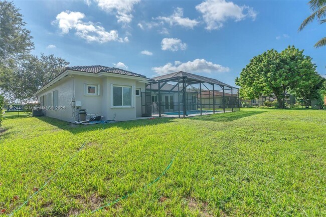 Building Photo - 6402 SW 93rd Pl
