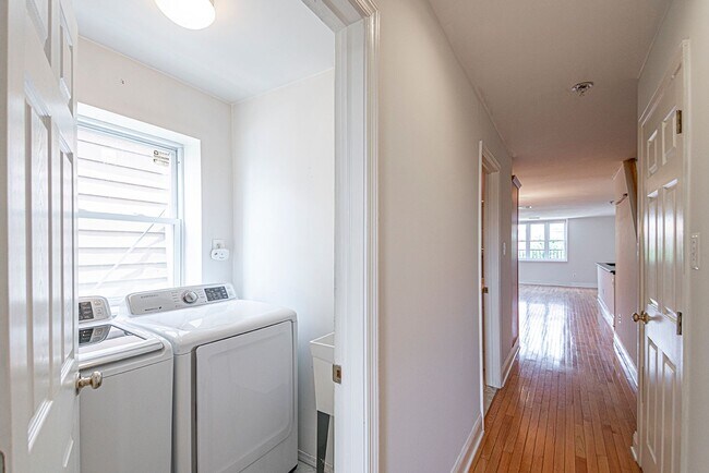 Building Photo - 1635 Passyunk Ave