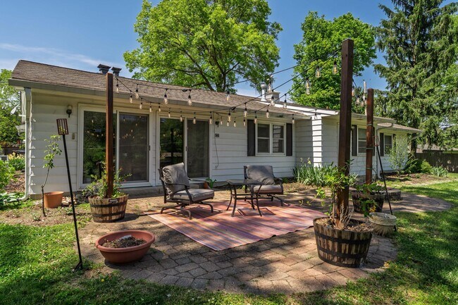 Building Photo - 6744 Merwin Pl