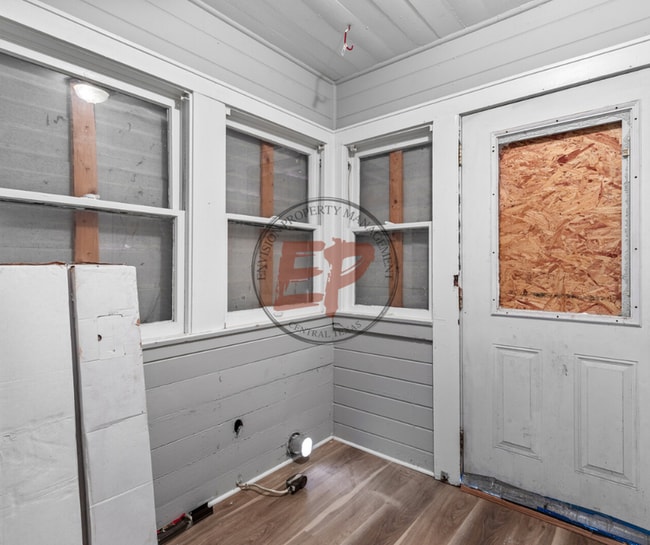 Building Photo - 516 N 31st St