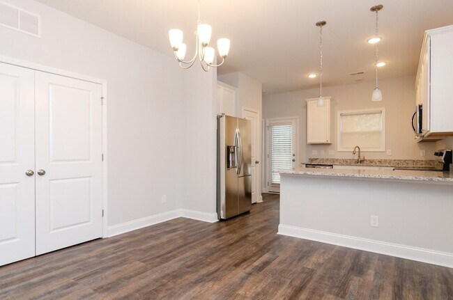 Building Photo - 1575 Grey Cliff Run
