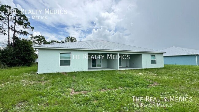 Building Photo - 4167 Hammock Rd
