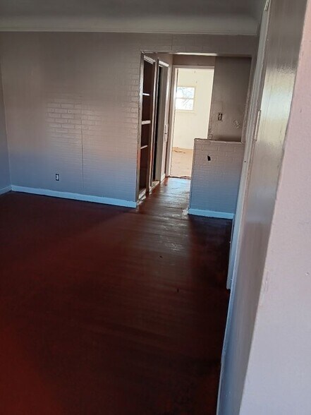 Building Photo - 16306 Tacoma St