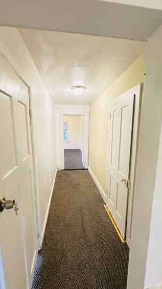 Building Photo - 612 Court St