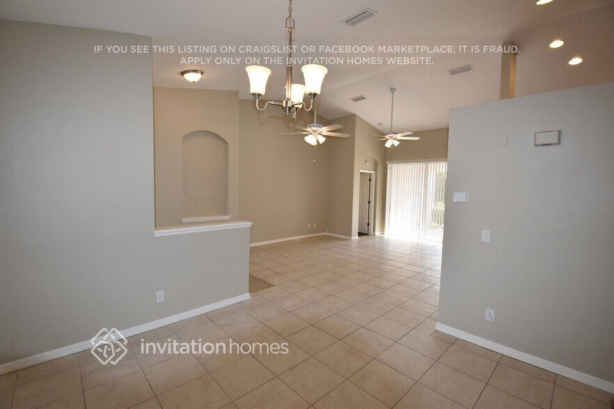 Building Photo - 7018 43rd Ave E