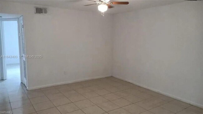 Building Photo - 2524 Congress St