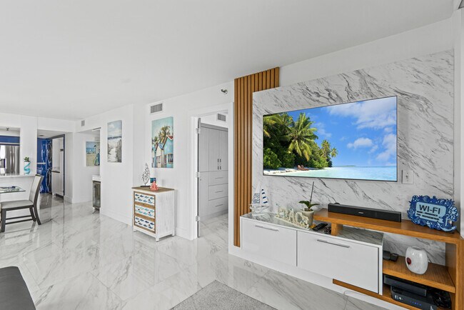 Building Photo - 3100 N Hwy A1A